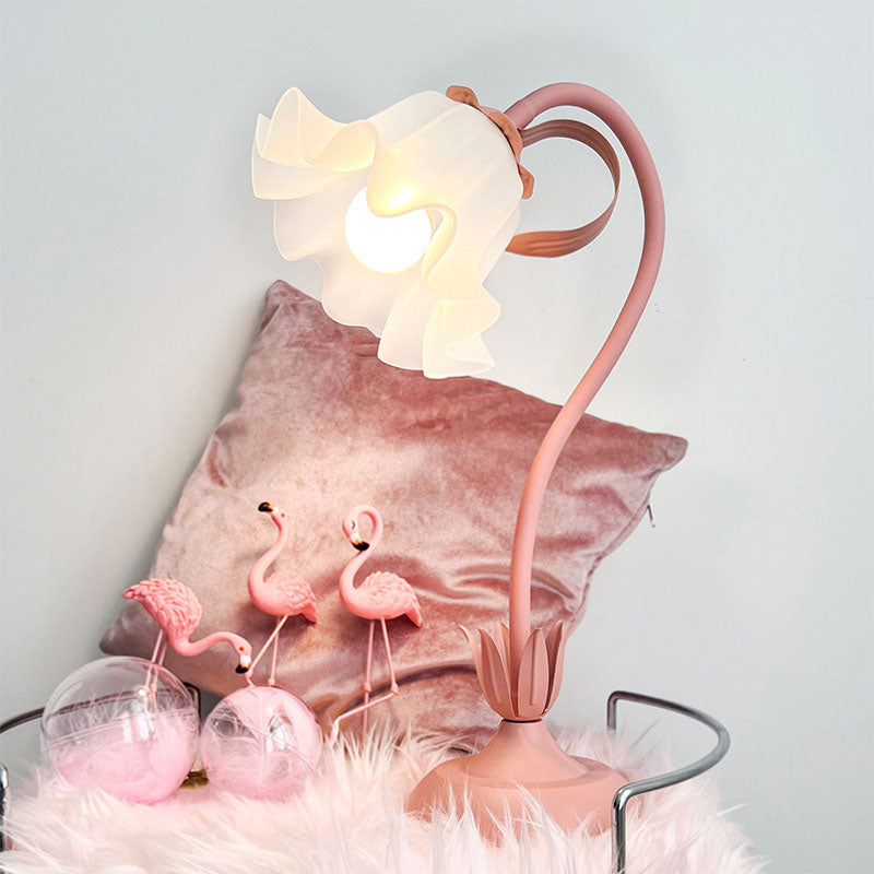 IWASHI Flower Table Lamp, LED Bedside Reading Light for Bedroom & Home Decor