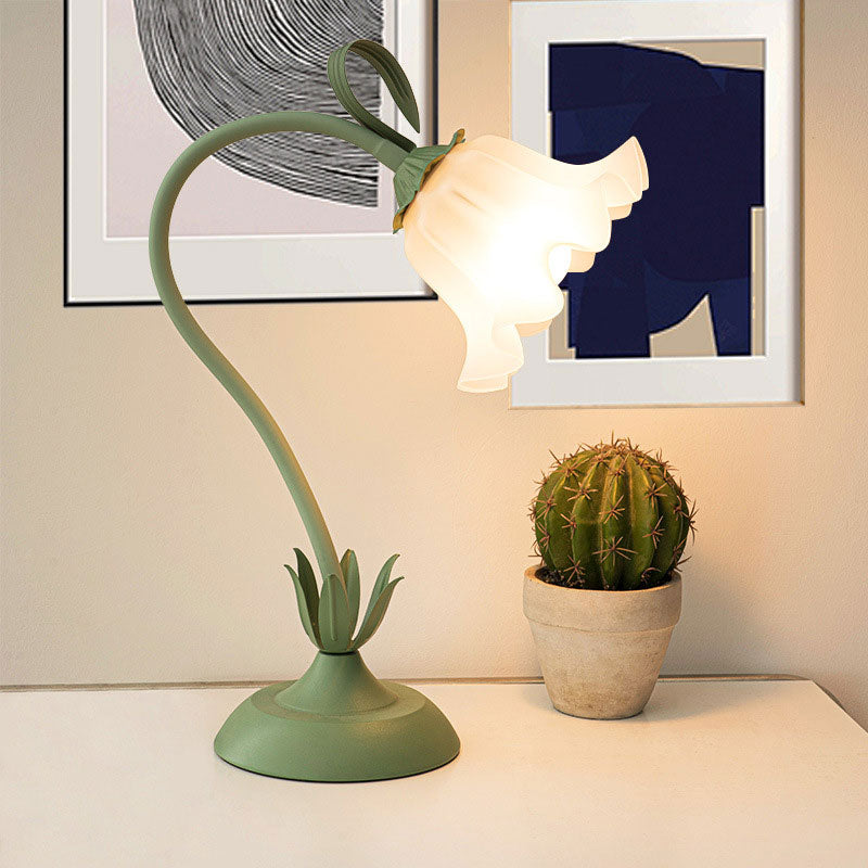 IWASHI Flower Table Lamp, LED Bedside Reading Light for Bedroom & Home Decor